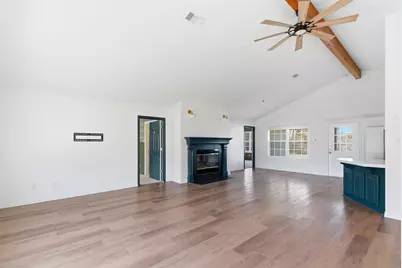 321 E Woody Creek Court, Springtown, TX 76082 - Photo 12