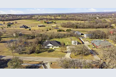 321 E Woody Creek Court, Springtown, TX 76082 - Photo 10