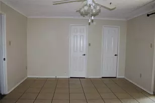 615 Renfro St, Burleson, TX 76028 - Photo 10