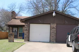 615 Renfro St, Burleson, TX 76028 - Photo 4