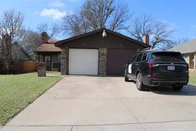 615 Renfro Street, Burleson, TX 76028 - Photo 8