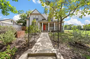 420 E 9th St, Dallas, TX 75203 - Photo 2