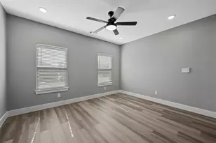 527 W Walker St, Denison, TX 75020 - Photo 10