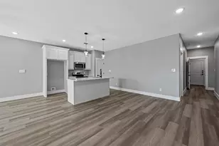 527 W Walker St, Denison, TX 75020 - Photo 2