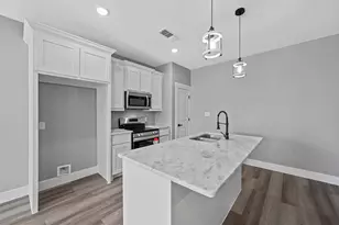 527 W Walker St, Denison, TX 75020 - Photo 4