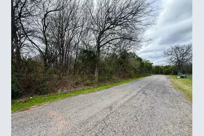 3922 Hedge Row Street, Granbury, TX 76048 - Photo 2