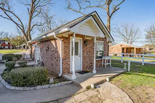 5615 Equestrian Ct, Granbury, TX 76049 - Photo 10