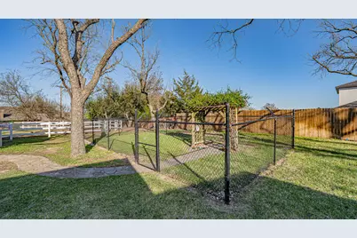 5615 Equestrian Court, Granbury, TX 76049 - Photo 10