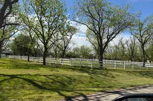 5615 Equestrian Ct, Granbury, TX 76049 - Photo 4