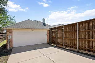 409 Kyle Ln, Lewisville, TX 75067 - Photo 26