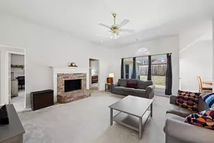 409 Kyle Ln, Lewisville, TX 75067 - Photo 8