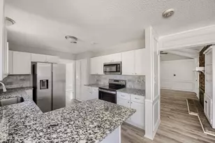 2185 Jana Ln, Burleson, TX 76028 - Photo 8