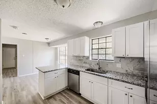 2185 Jana Ln, Burleson, TX 76028 - Photo 4