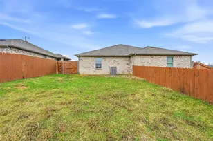 709 W Madison St, Ennis, TX 75119 - Photo 16