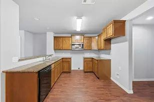 709 W Madison St, Ennis, TX 75119 - Photo 6