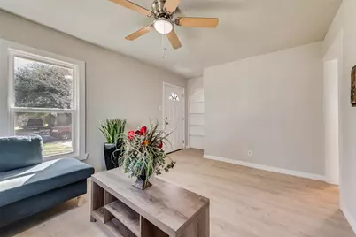 5074 Mayfair Street, Fort Worth, TX 76116 - Photo 4