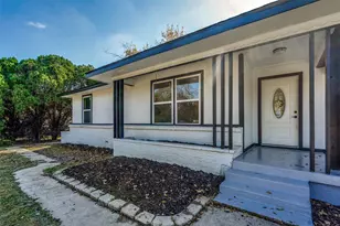 901 Woodleigh Dr, McKinney, TX 75069 - Photo 2