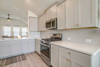 800 Amberwood Court, Fort Worth, TX 76052 - Photo 8