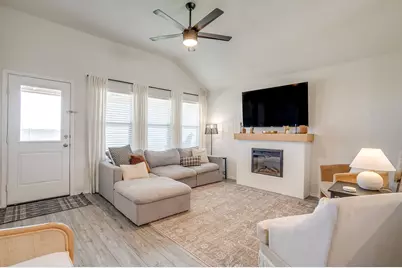 800 Amberwood Court, Fort Worth, TX 76052 - Photo 16