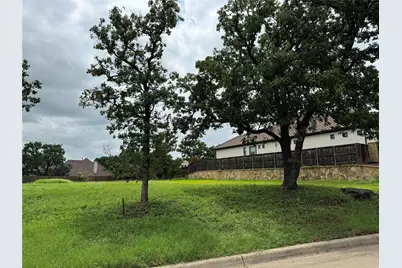 905 Crown Court, Burleson, TX 76028 - Photo 2