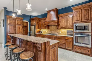 311 Paddle Boat Dr, Granbury, TX 76049 - Photo 10