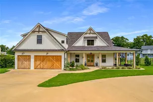 205 Oak Creek Dr, Tool, TX 75143 - Photo 1