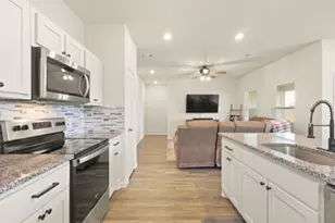 513 Jameson St, Springtown, TX 76082 - Photo 6