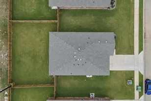 513 Jameson St, Springtown, TX 76082 - Photo 32