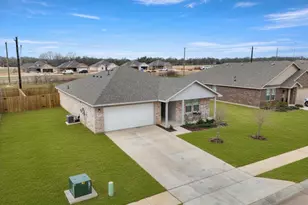 513 Jameson St, Springtown, TX 76082 - Photo 28