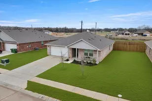 513 Jameson St, Springtown, TX 76082 - Photo 26