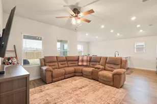 513 Jameson St, Springtown, TX 76082 - Photo 8