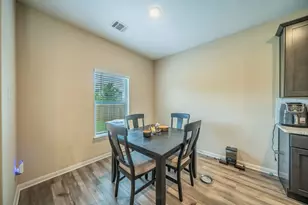 360 Ridgeland Oaks Dr, Fort Worth, TX 76120 - Photo 8