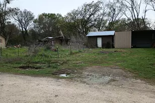 908 Peach St, Trinidad, TX 75163 - Photo 1