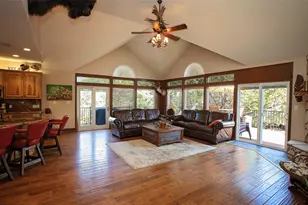 880 Cliffs Dr, Possum Kingdom Lake, TX 76449 - Photo 4