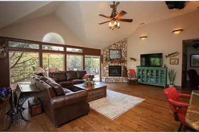 880 Cliffs Drive, Possum Kingdom Lake, TX 76449 - Photo 8