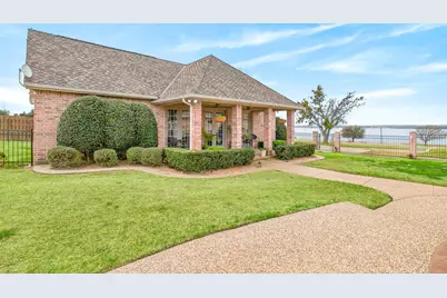 2101 Lakeshore Drive, Cleburne, TX 76033 - Photo 32