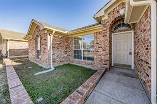 602 Joy Ln, Mansfield, TX 76063 - Photo 4