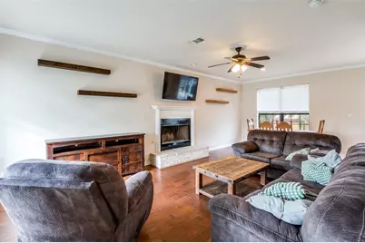 604 Hillside Circle, Little Elm, TX 75068 - Photo 6