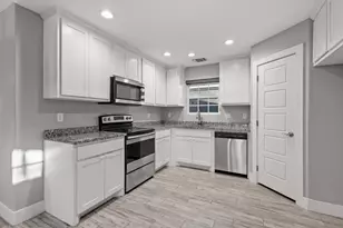 1319 W Gandy St, Denison, TX 75020 - Photo 10