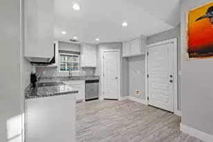 1319 W Gandy St, Denison, TX 75020 - Photo 8