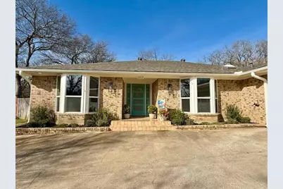 2805 Burlwood Drive, Dalworthington Gardens, TX 76016 - Photo 8
