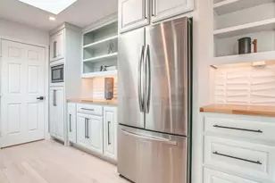 8807 Graywood Dr, Dallas, TX 75243 - Photo 10