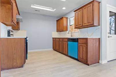 655 E Reindeer Road, Lancaster, TX 75146 - Photo 2