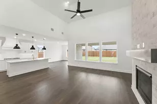 703 Iris Cir, Mansfield, TX 76063 - Photo 18