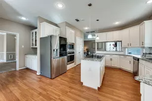 2106 Hunter Pl Ln, Arlington, TX 76006 - Photo 10