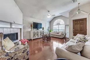 402 Horse Shoe Dr, Euless, TX 76039 - Photo 6