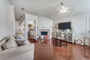 402 Horse Shoe Dr, Euless, TX 76039 - Photo 4