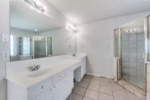 402 Horse Shoe Dr, Euless, TX 76039 - Photo 16