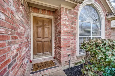 402 Horse Shoe Drive, Euless, TX 76039 - Photo 2