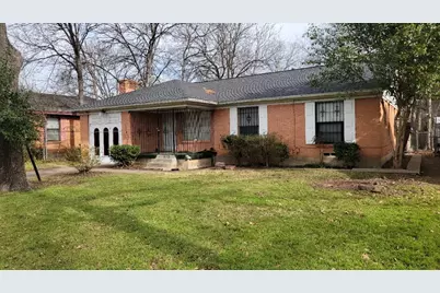 1251 E Pentagon Parkway, Dallas, TX 75216 - Photo 1